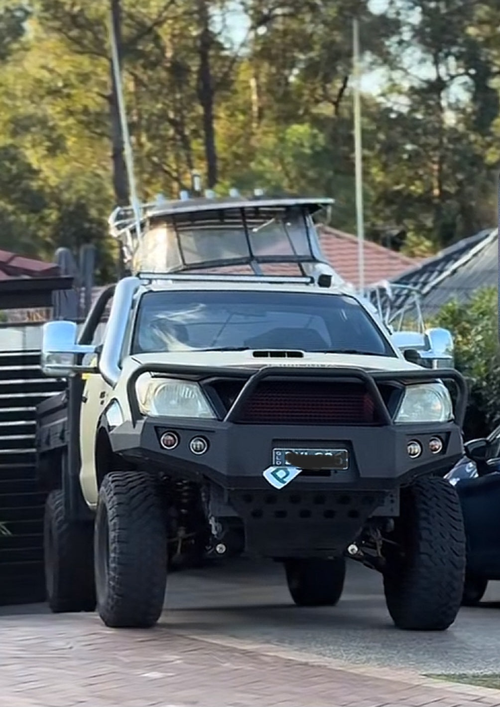 RAZZ BAR BULLBAR AGRESSEVE EYES Suitable For Toyota Hilux 2005-2011