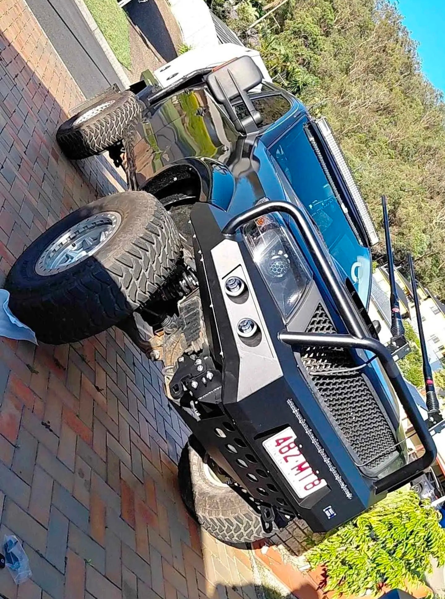 N70 ON SPECIAL CLEARENCE SPECIAL RAZZ BAR ANGRY EYES Suitable for Toyota Hilux 2011-2015 Face Lift