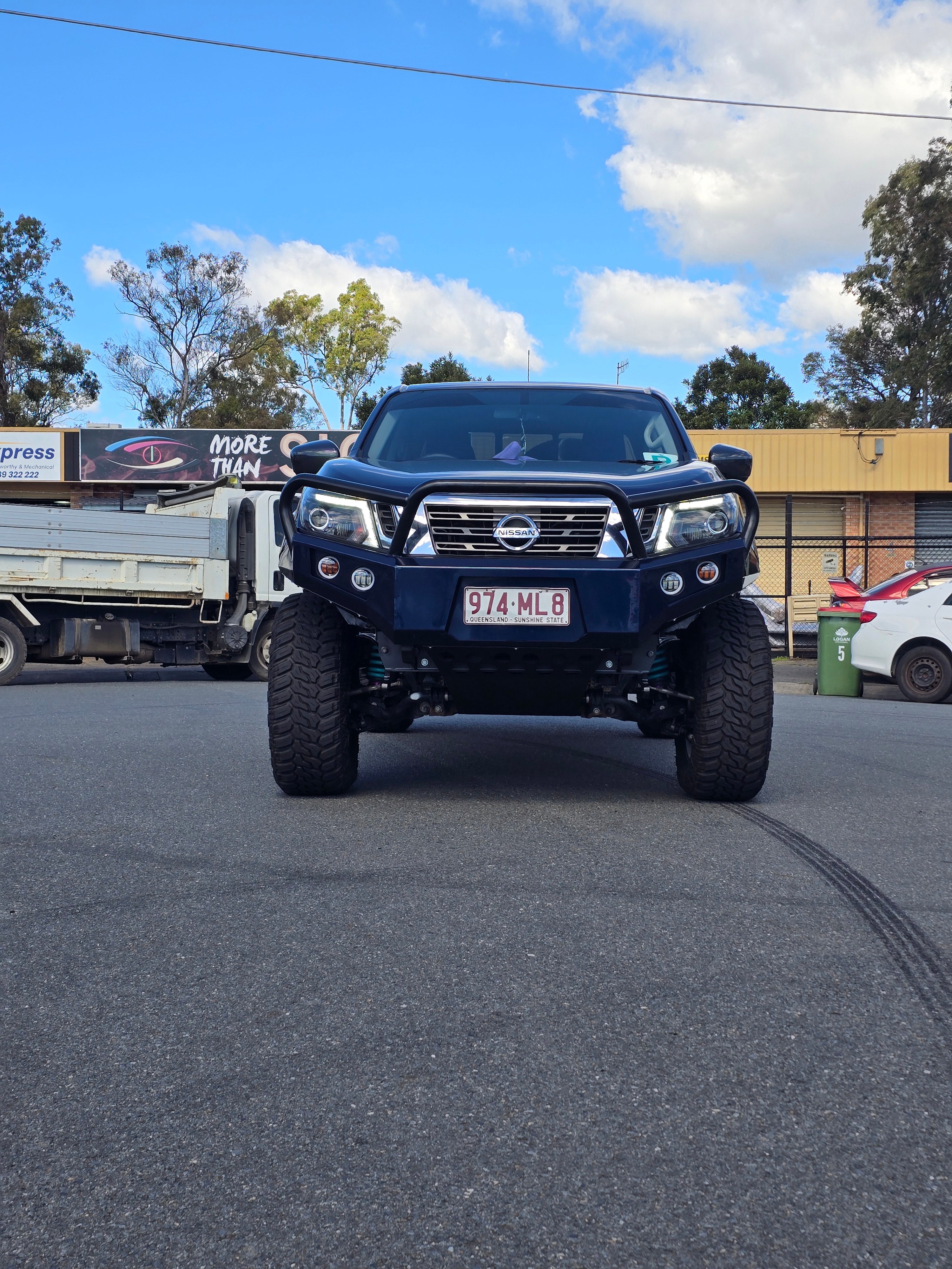 RAZZ BAR ANGRY EYES NP300!