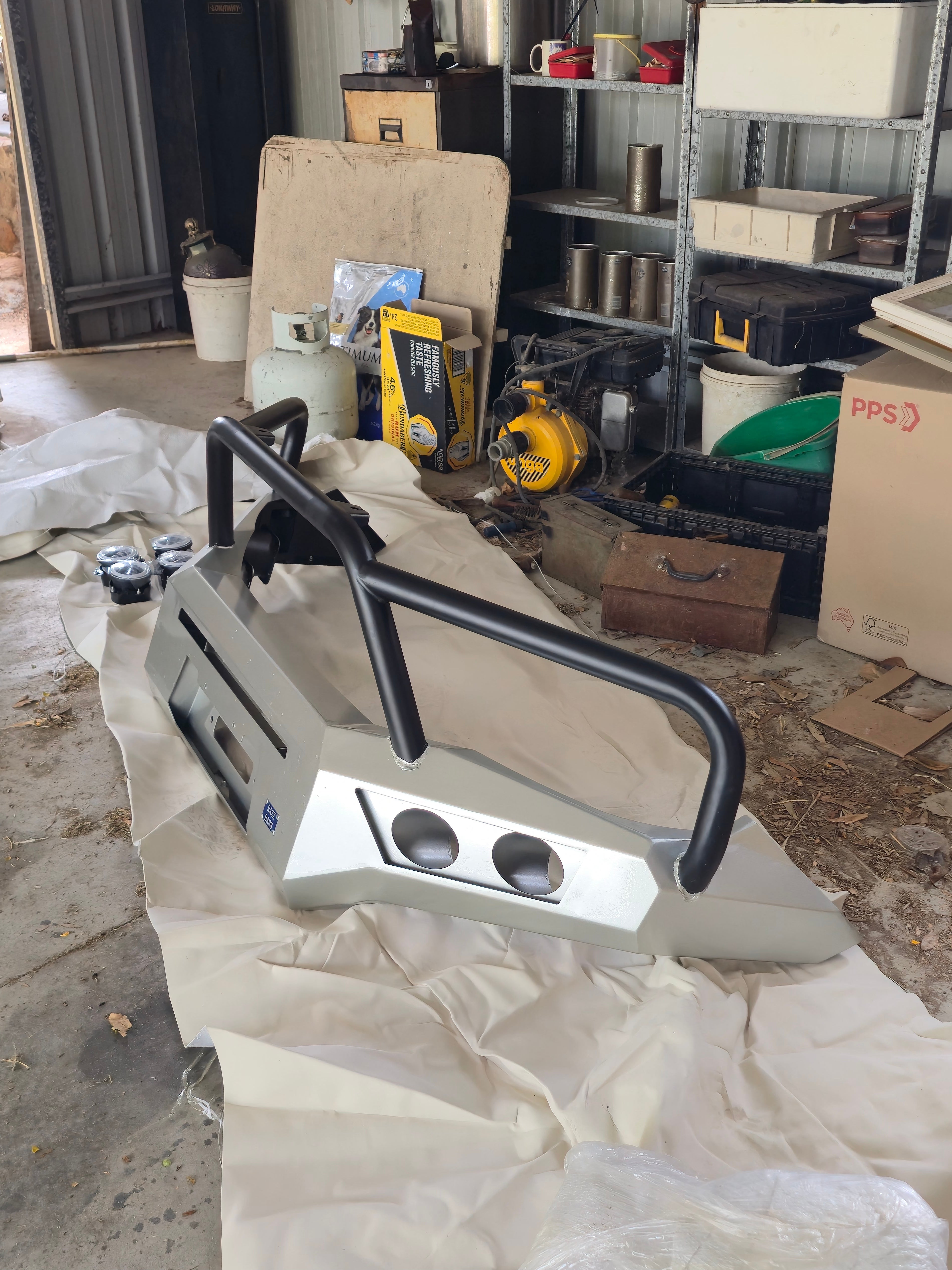 N70 ON SPECIAL CLEARENCE SPECIAL RAZZ BAR ANGRY EYES Suitable for Toyota Hilux 2011-2015 Face Lift