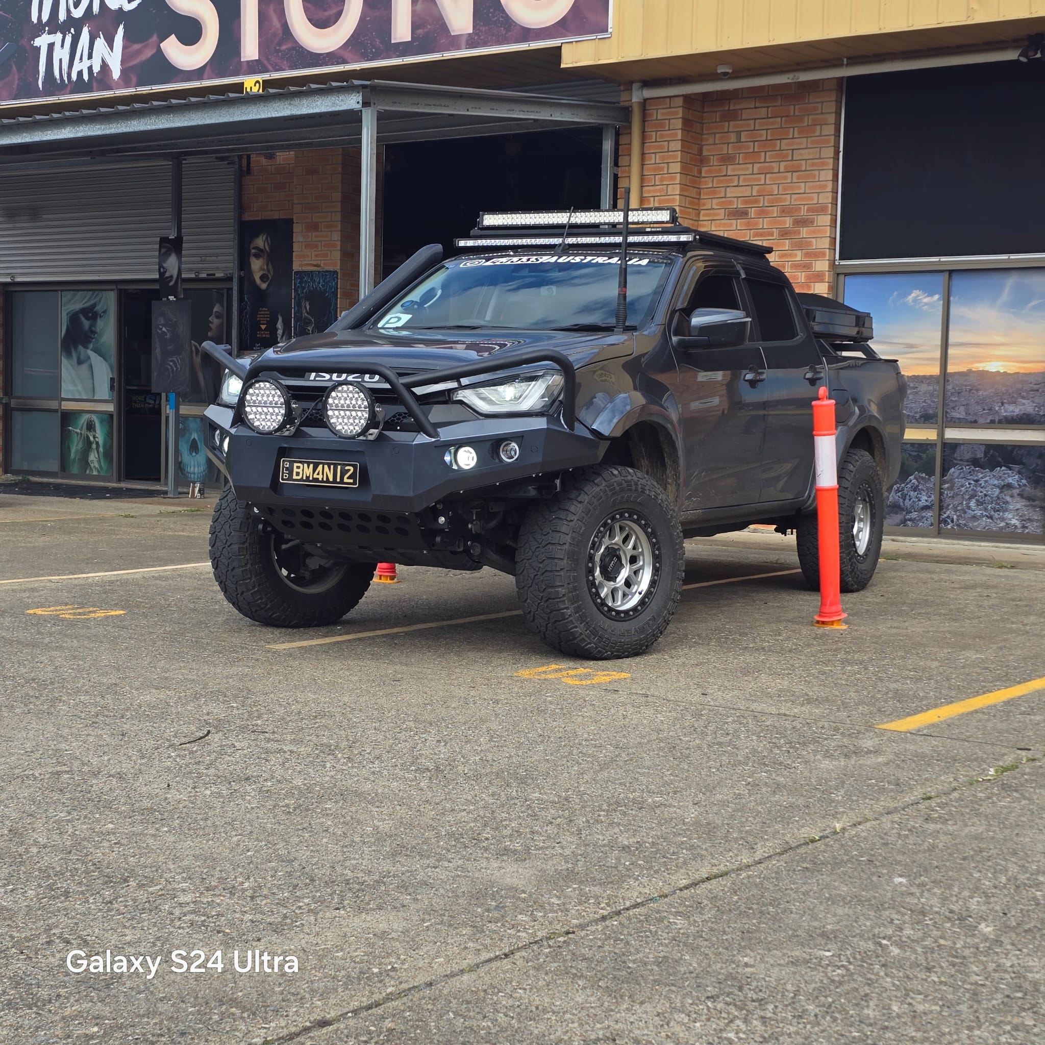 DMAX RAZZBAR ANGRY EYES 2021-23