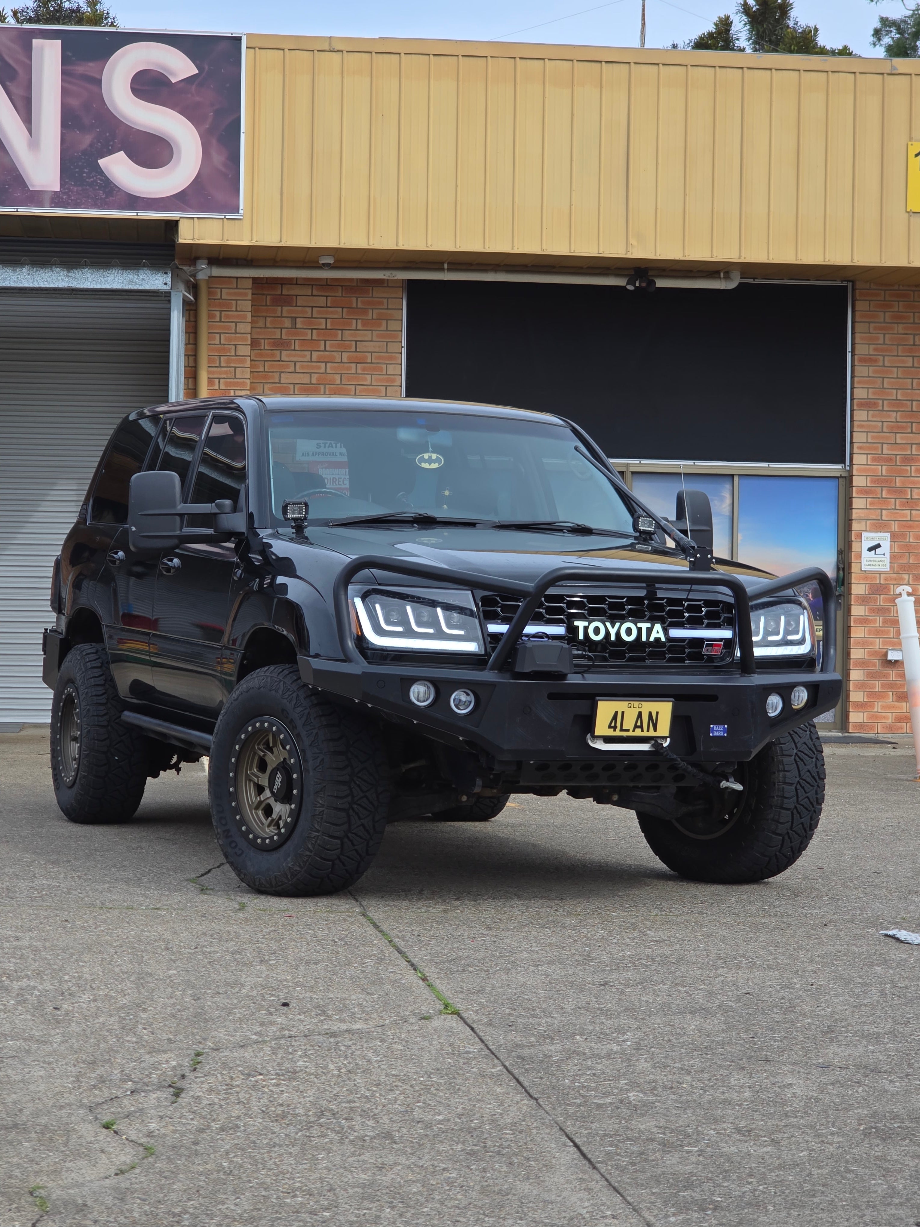 Newly realesed 100 series Landcruiser RazzBar