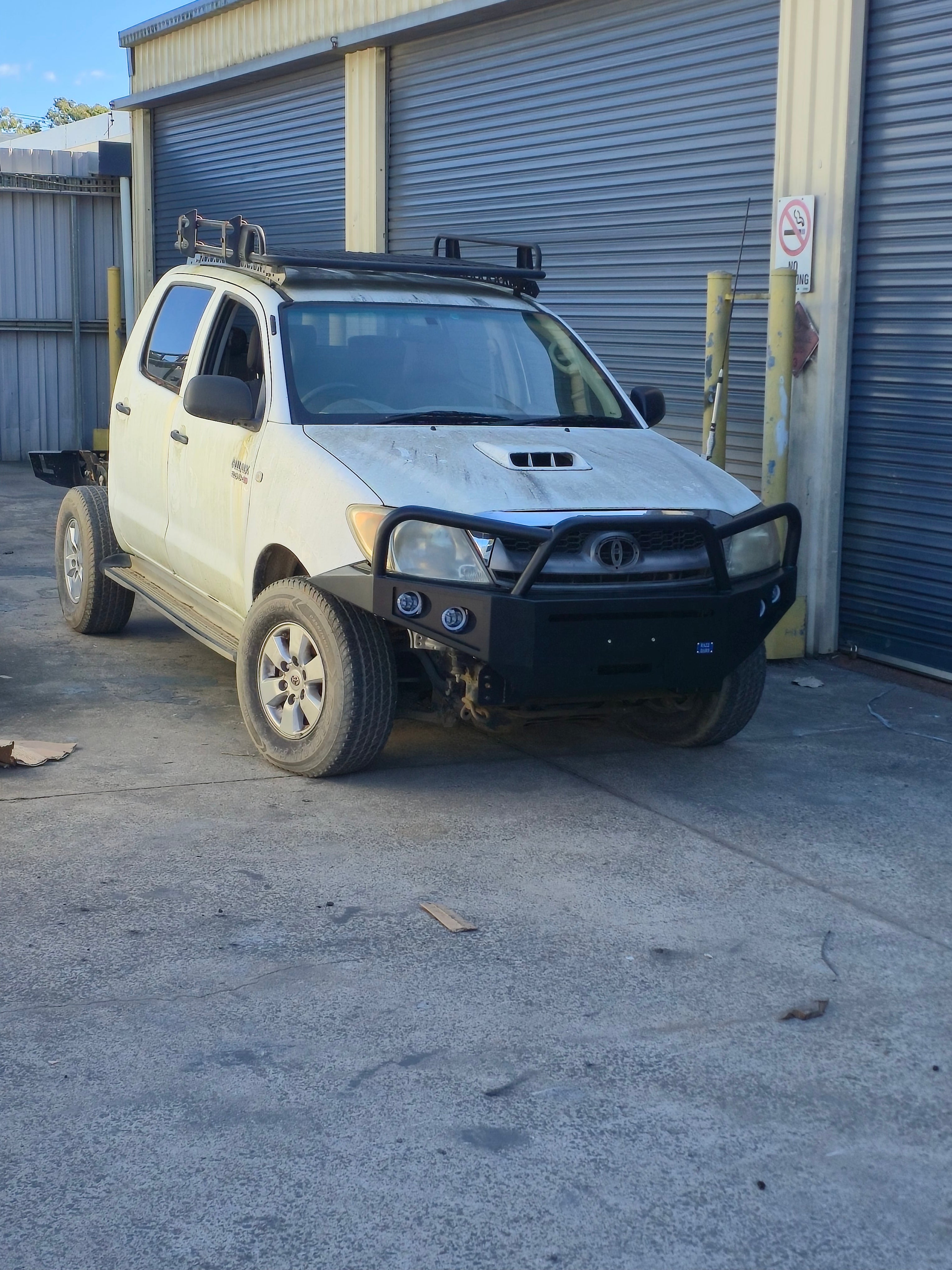 HILUX 05-11 N70 PREFACE  RAZZBAR