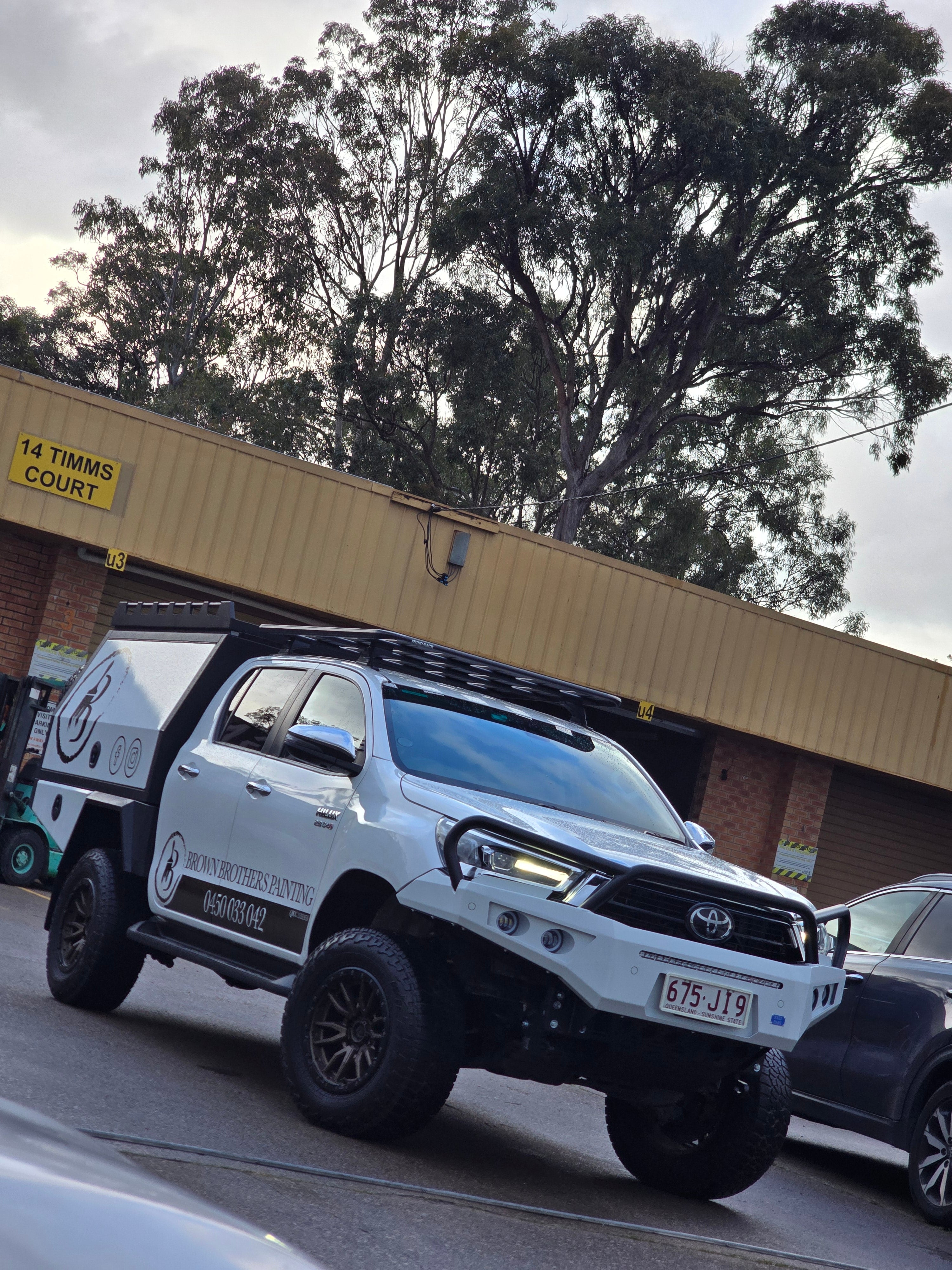 HILUX 21-25 N80 ANGRY EYES RAZZBAR IN STOCK ORDER NOW!!