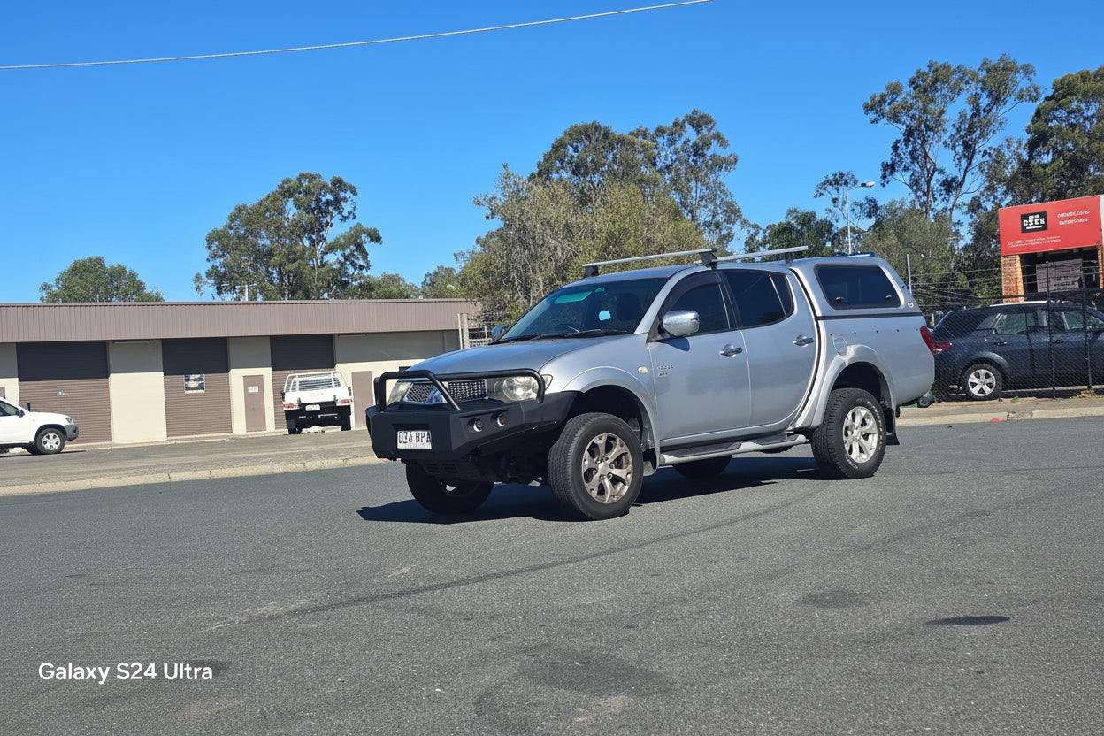 MN TRITON ANGRY EYE RAZZBAR