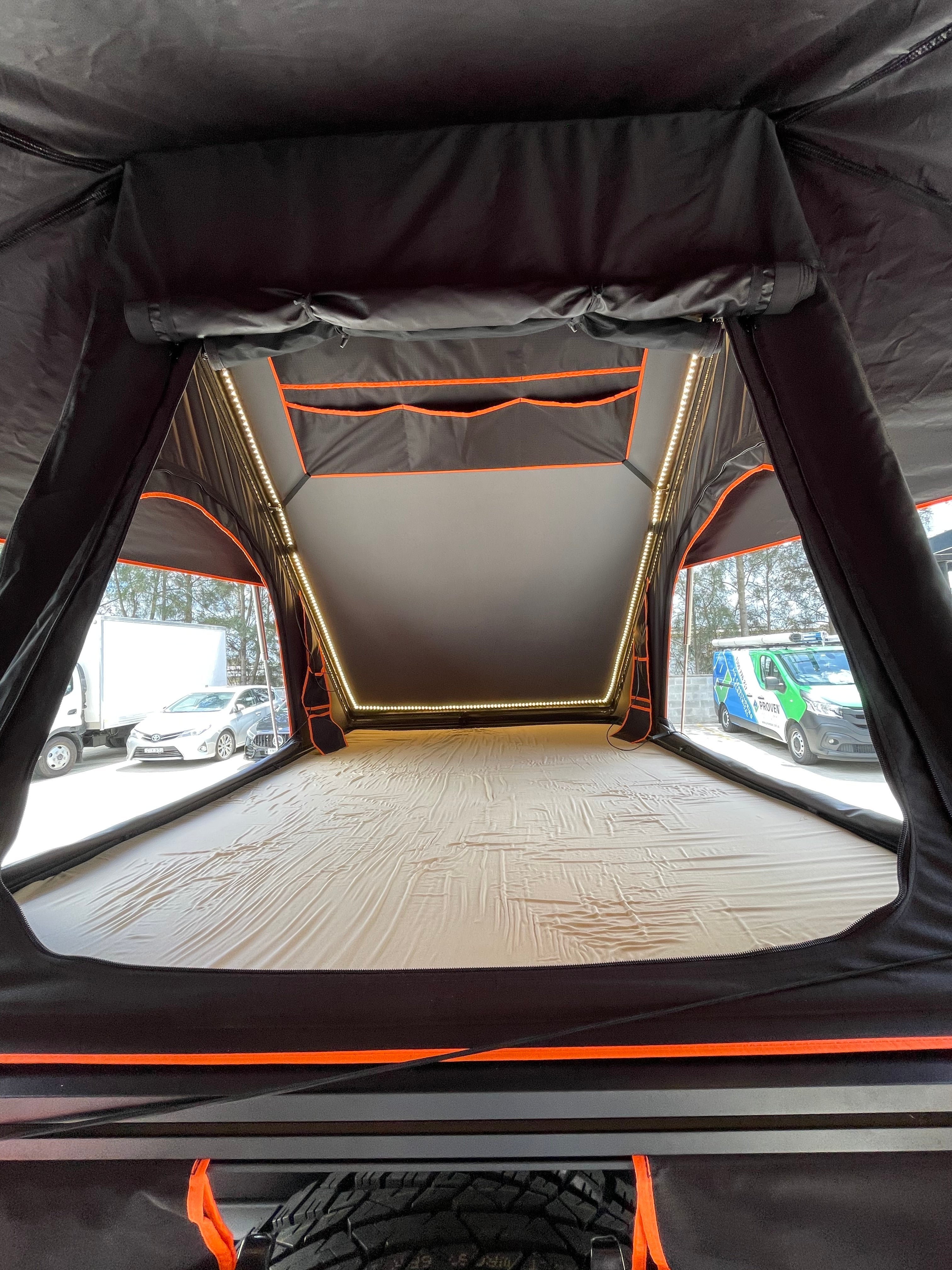 ROOFTOP TENT CX500 BLACK Limited edition