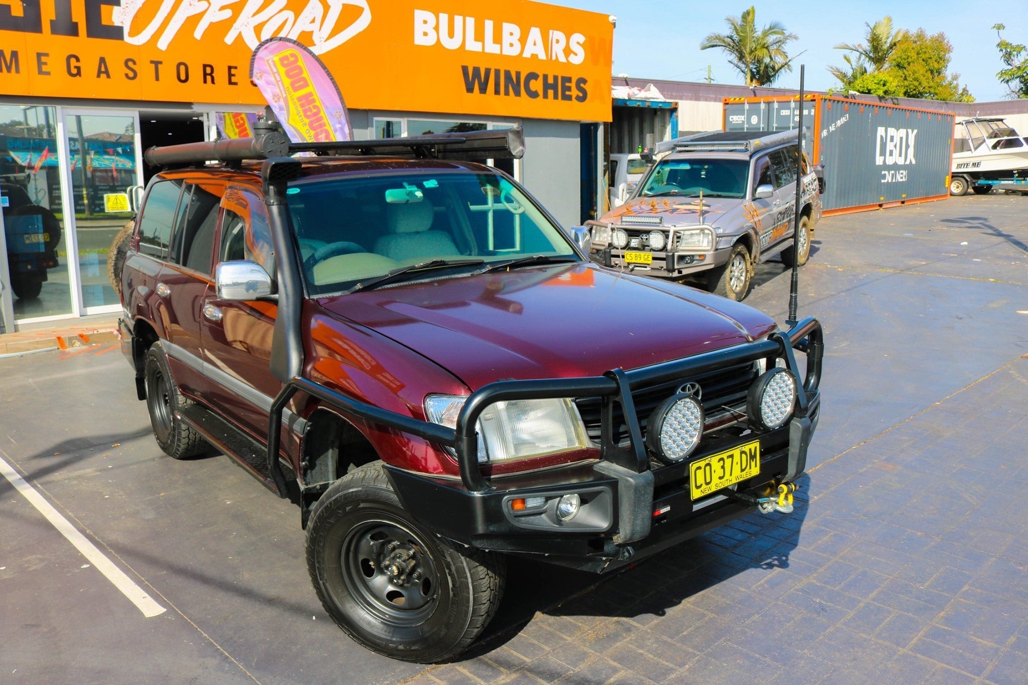 Rockarmor Premium Series Steel Bull Bar to suit Toyota Landcruiser 105 Series solid Live Axle