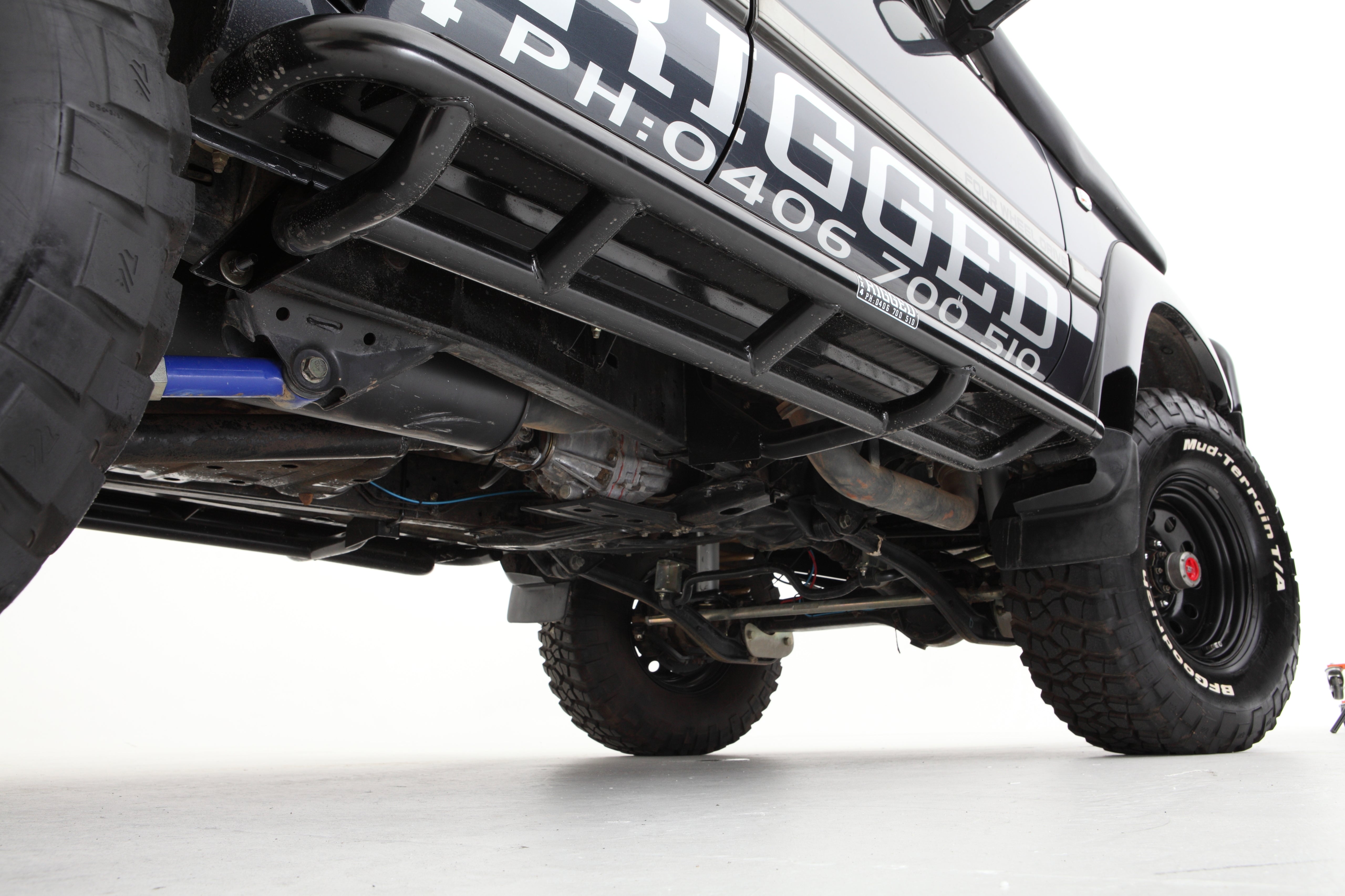 80 Series Landcruiser Rockslider Side Steps - Rockarmor 4x4