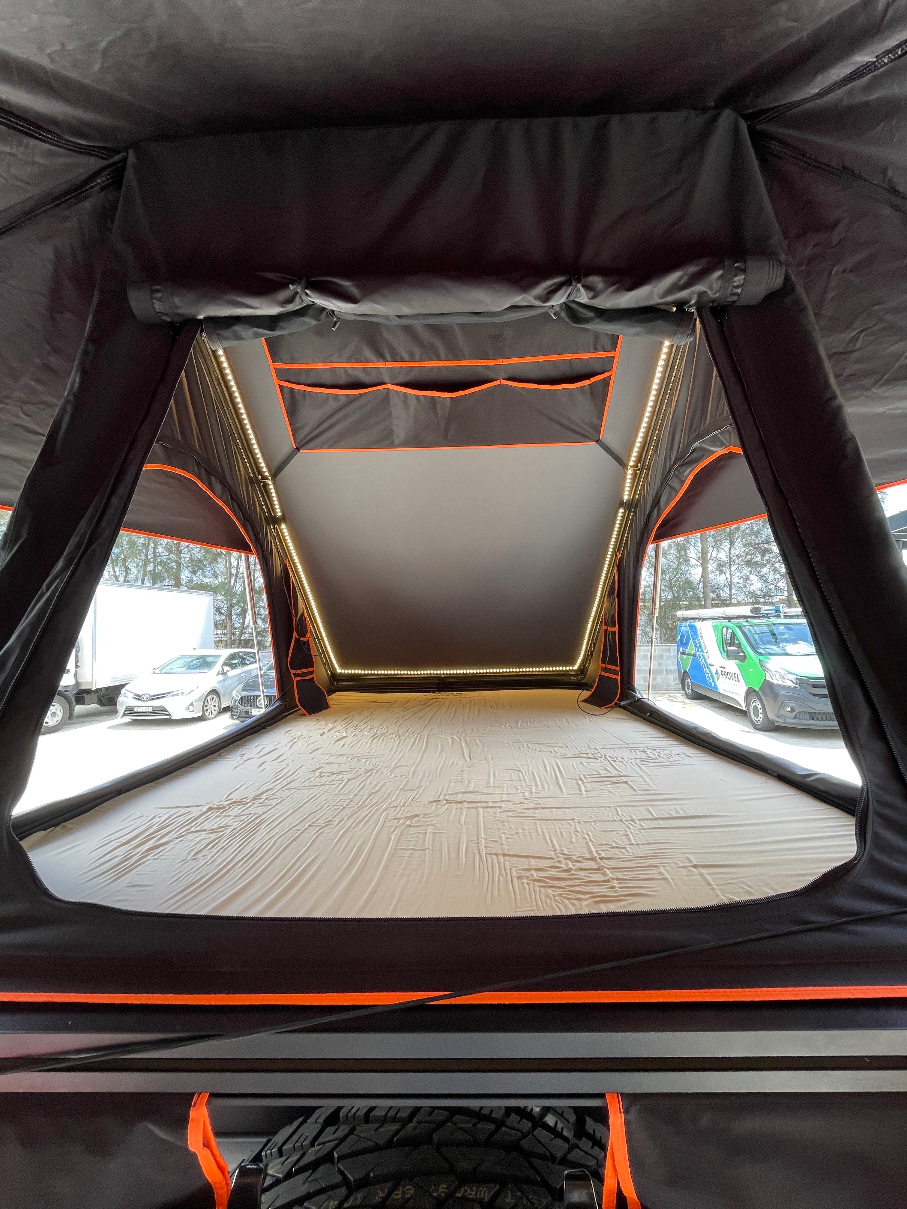 ROOFTOP TENT CX500 BLACK Limited edition