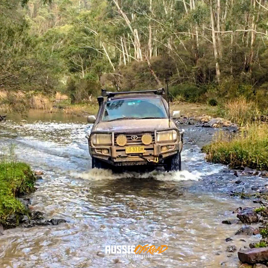 Rockarmor Premium Series Steel Bull Bar to suit Toyota Landcruiser 105 Series solid Live Axle