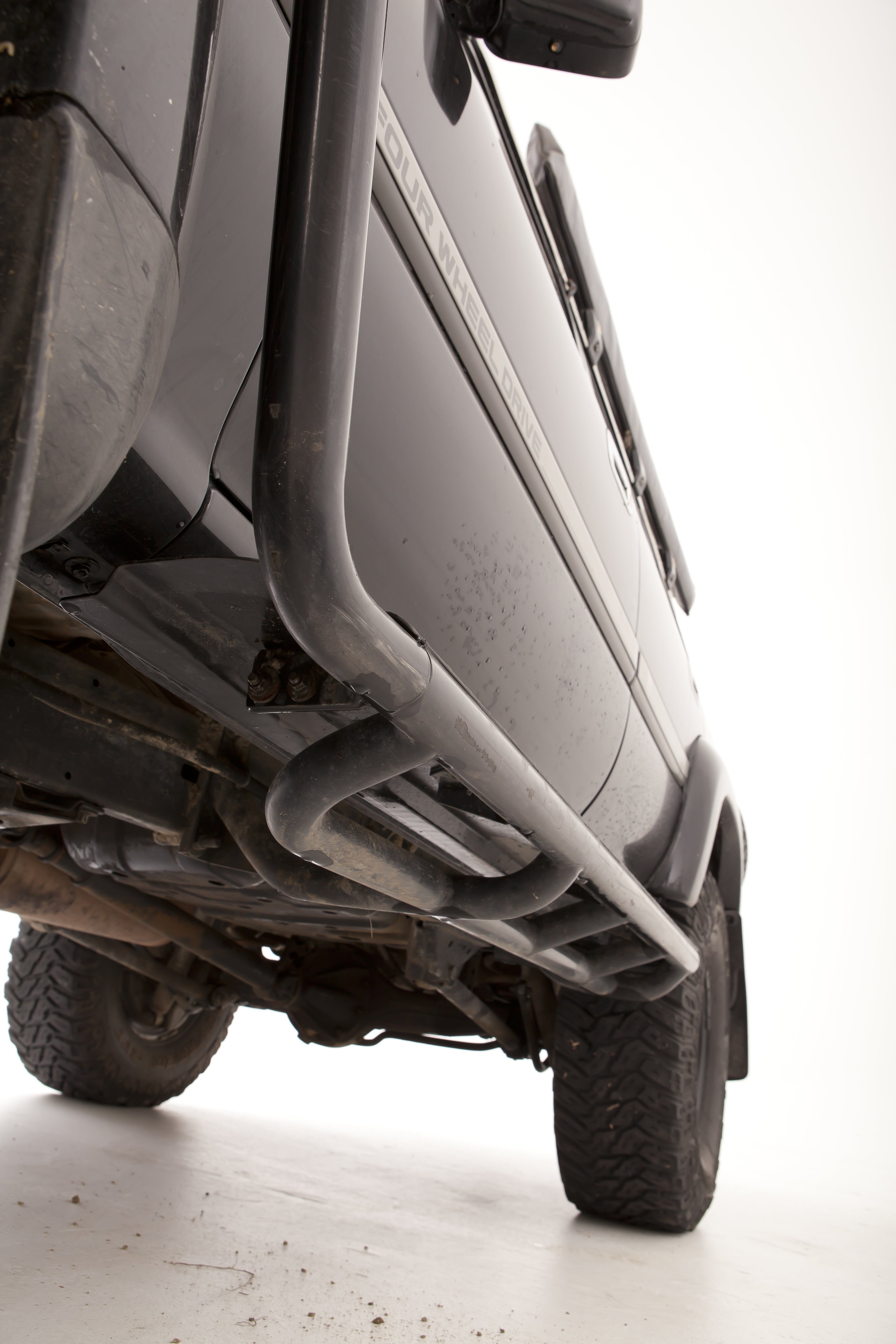 80 Series Landcruiser Rockslider Side Steps - Rockarmor 4x4