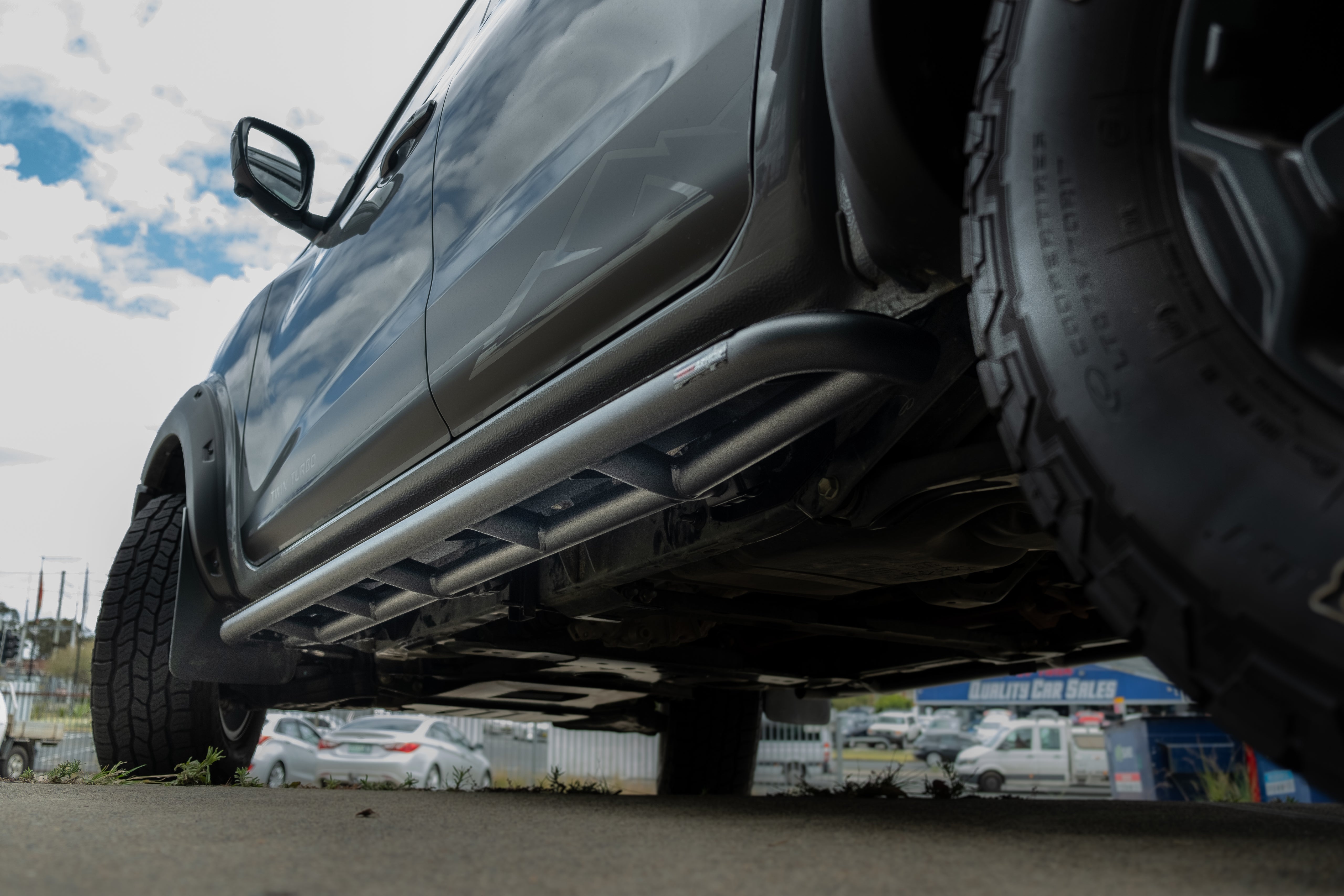 Nissan NP300 D23 Rockarmor Rockslider Side Steps
