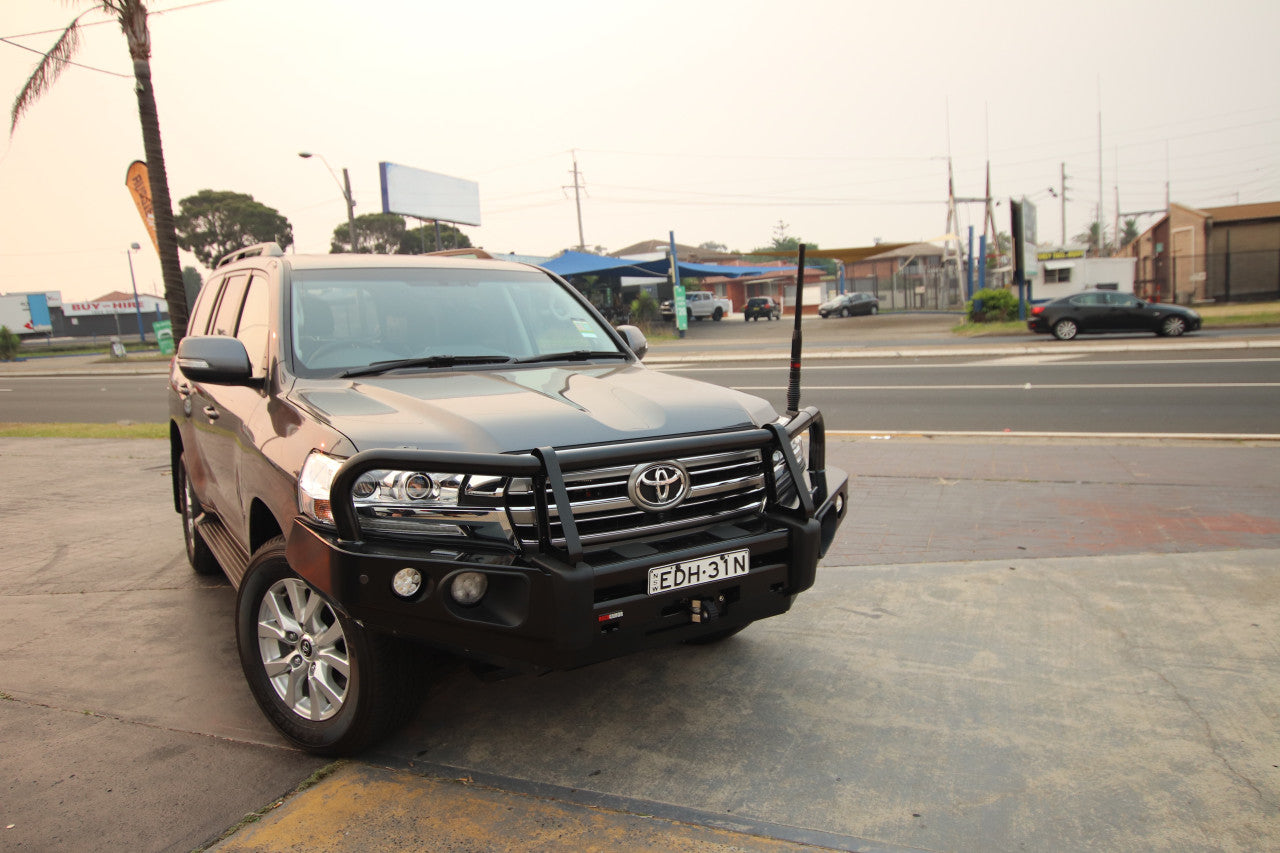 Landcruiser 200 Series | 09/2015 - 10/2021 | Frontal Pack | Bull Bar, winch, spotties