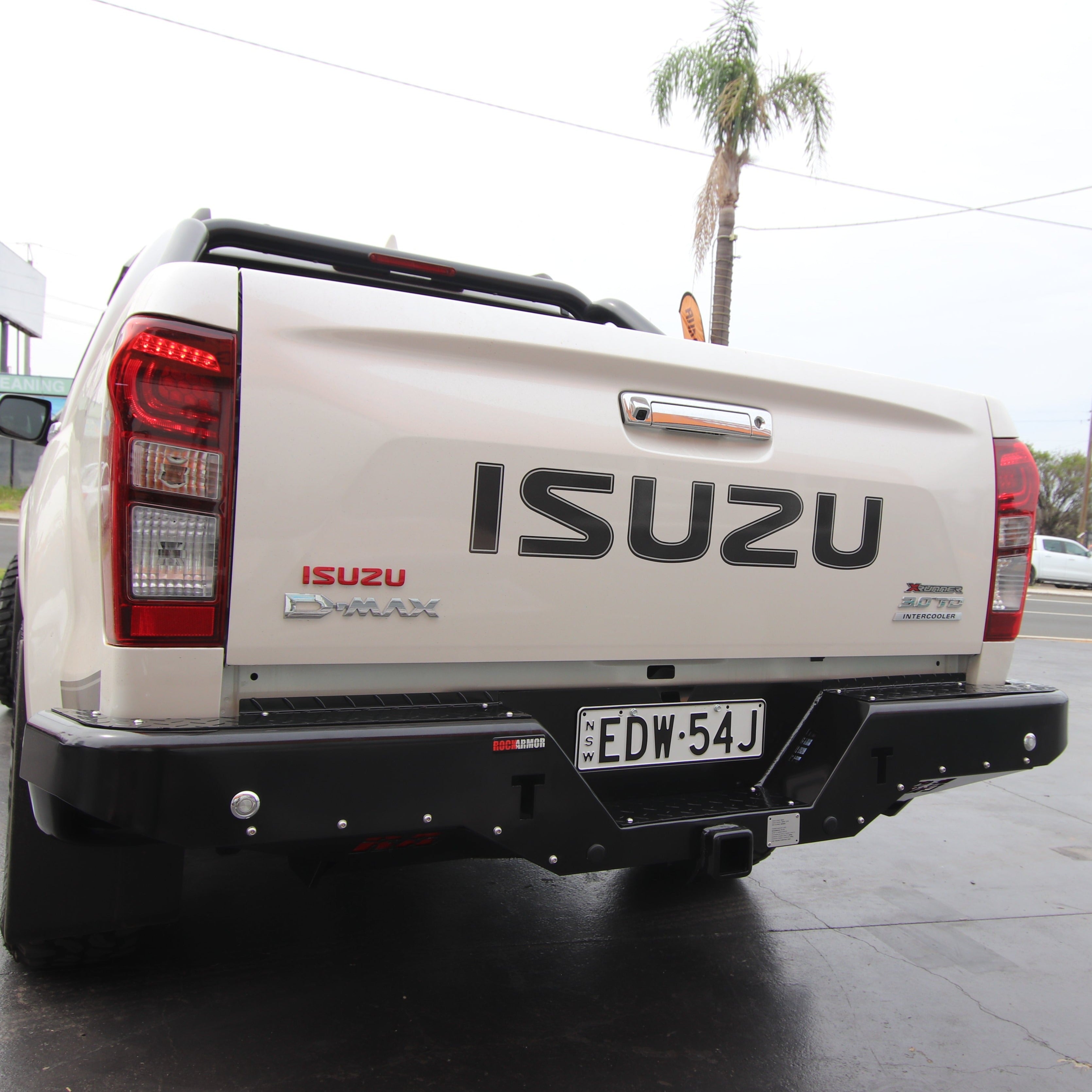 Isuzu DMAX 06/2012 - 07/2020 | Rockarmor Rear Step Tow Bar