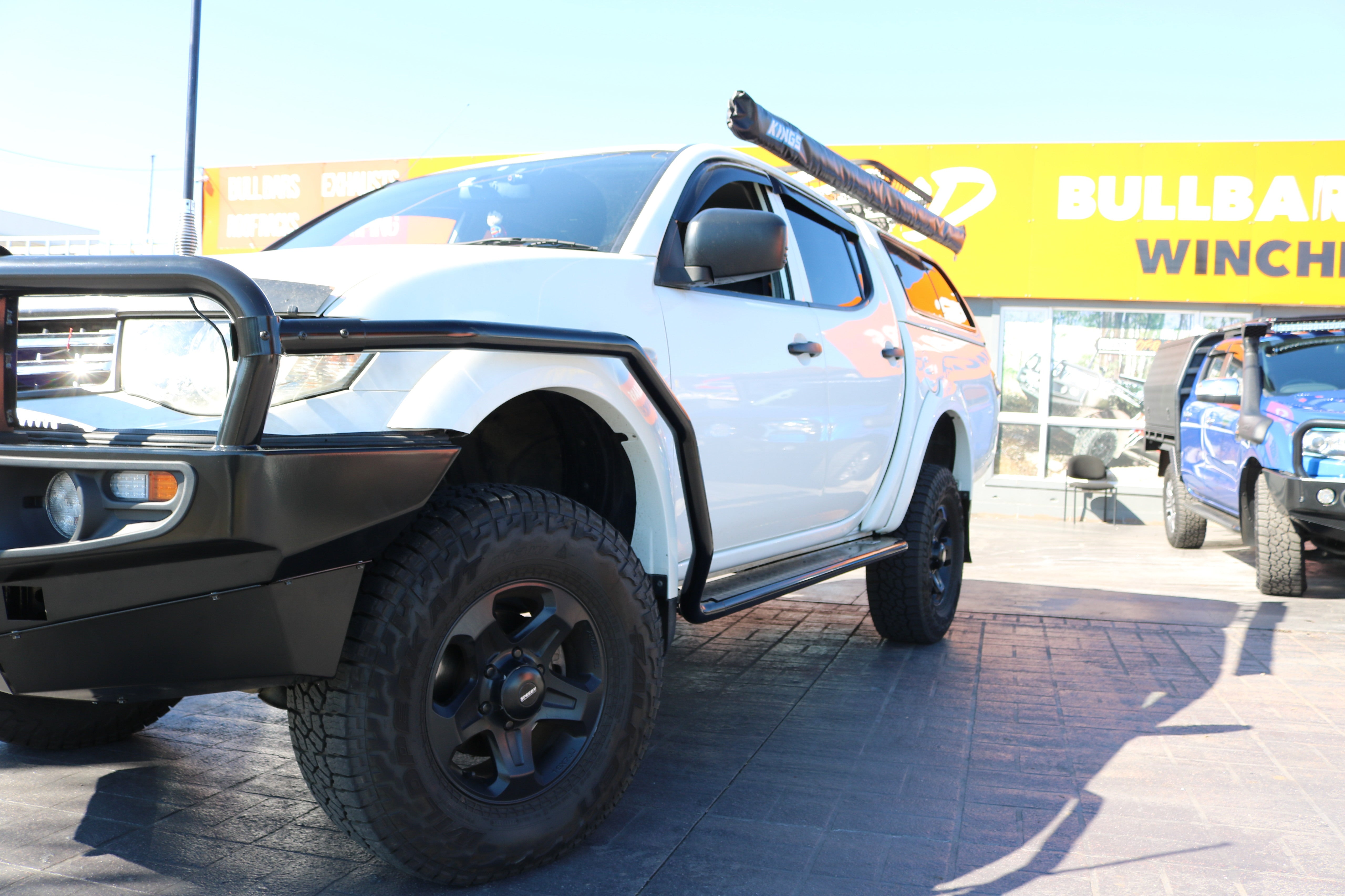 Mitsubishi MN-ML Triton Rockarmor Rockslider Heavy Duty Side Steps