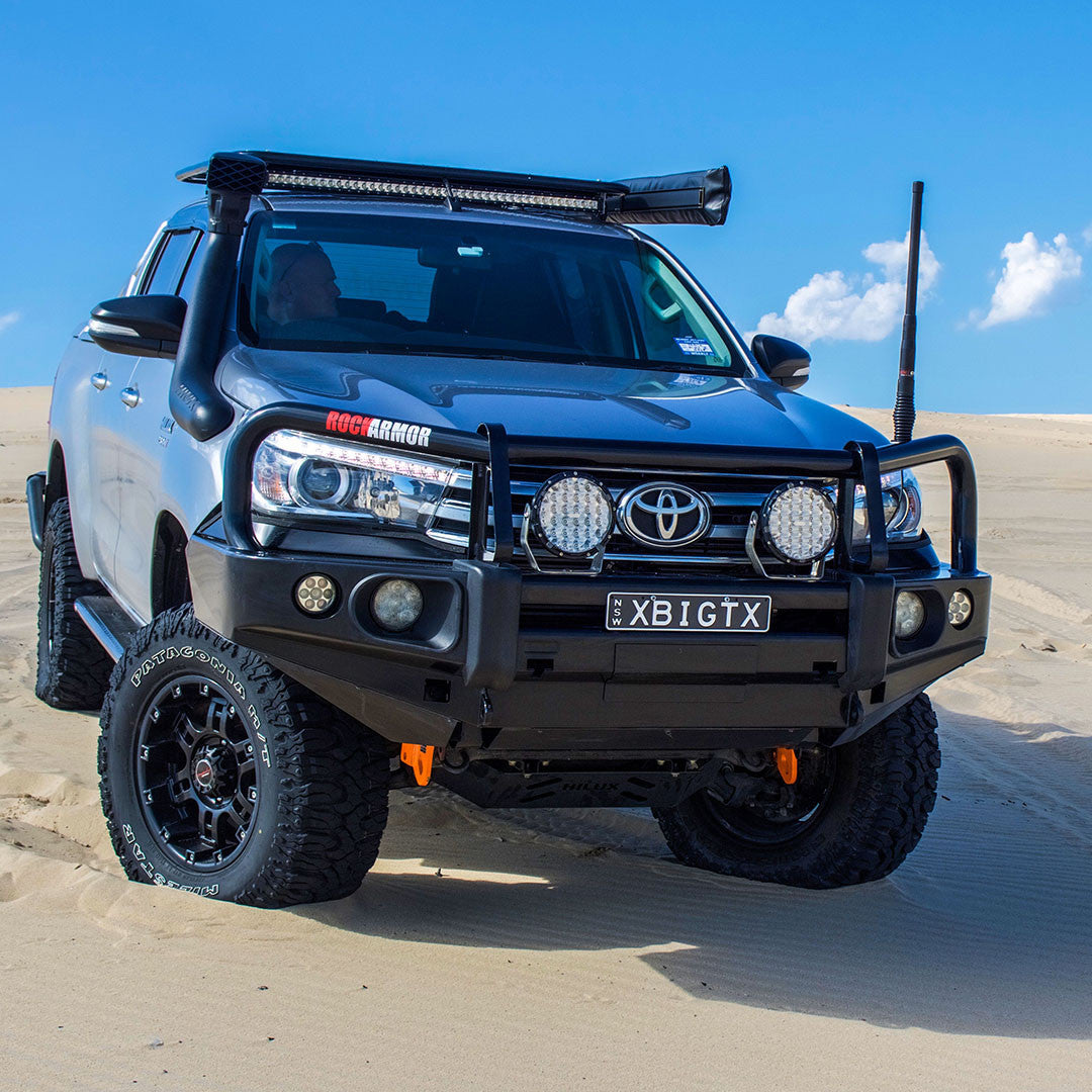 Toyota Hilux | 09/2015 - 09/2020 | Frontal Pack | Bullbar, winch, spot ...