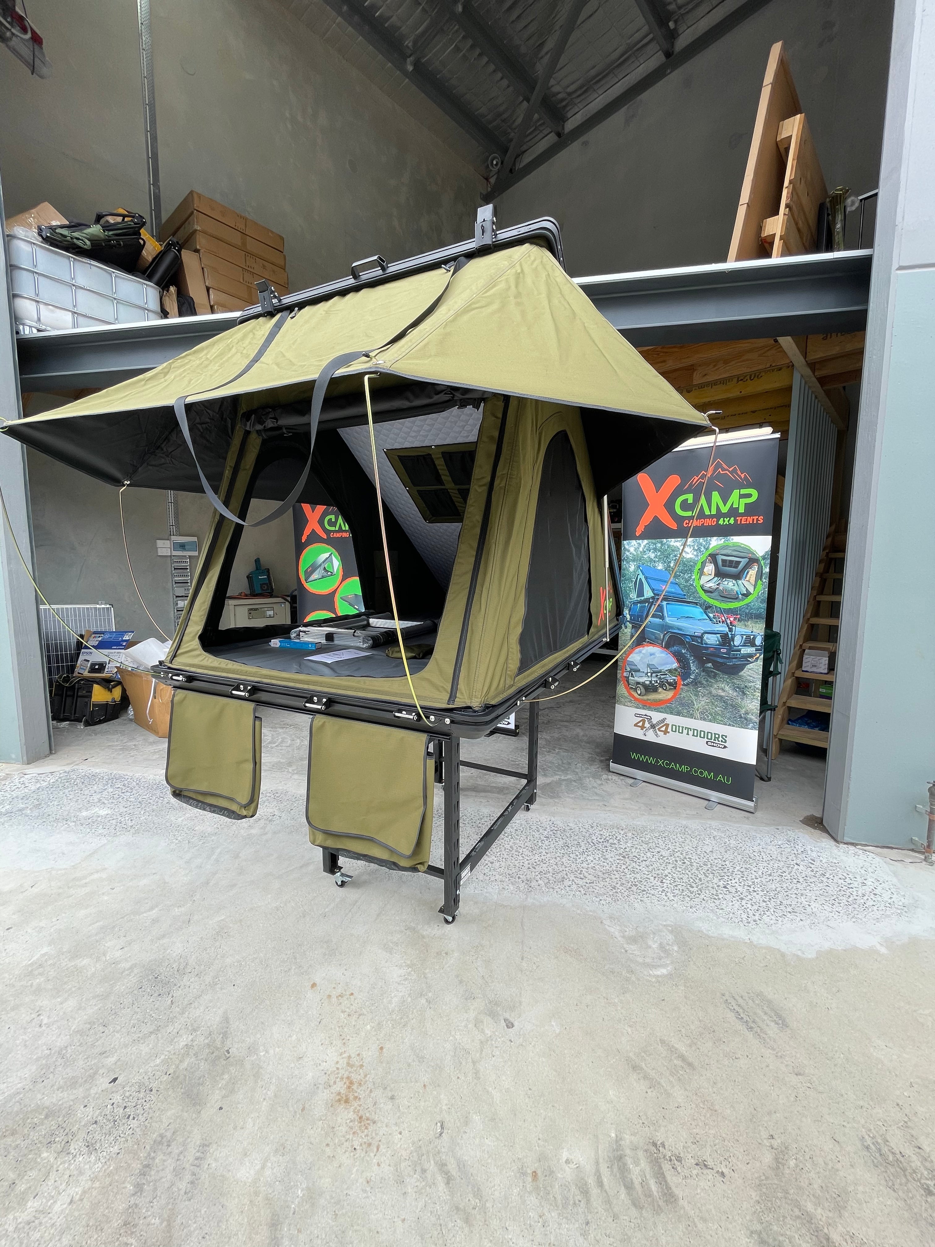 CX300 HARDSHELL ROOFTOP TENT 270 AWNING