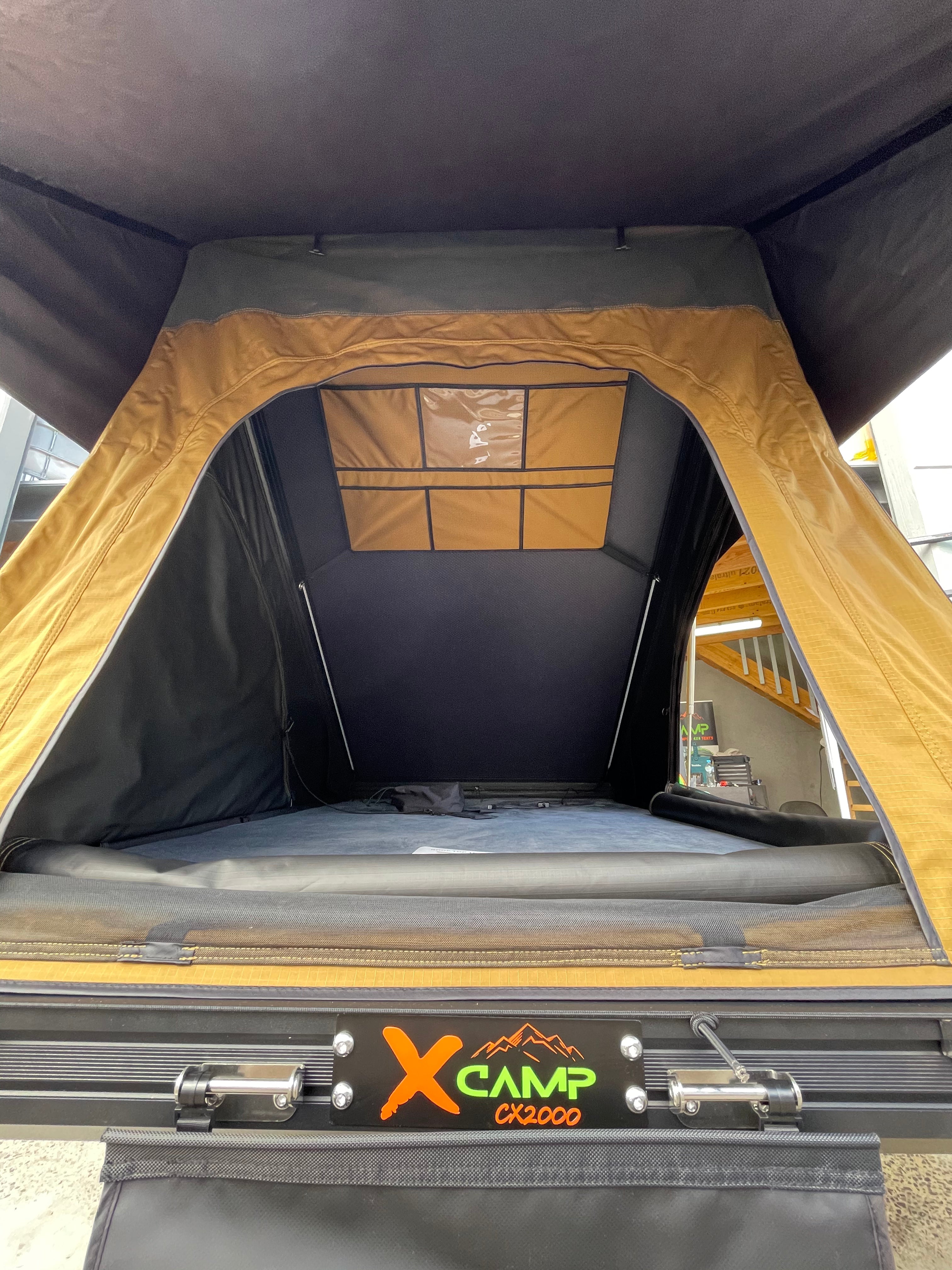 Rooftop tent with 270 awning CX2000