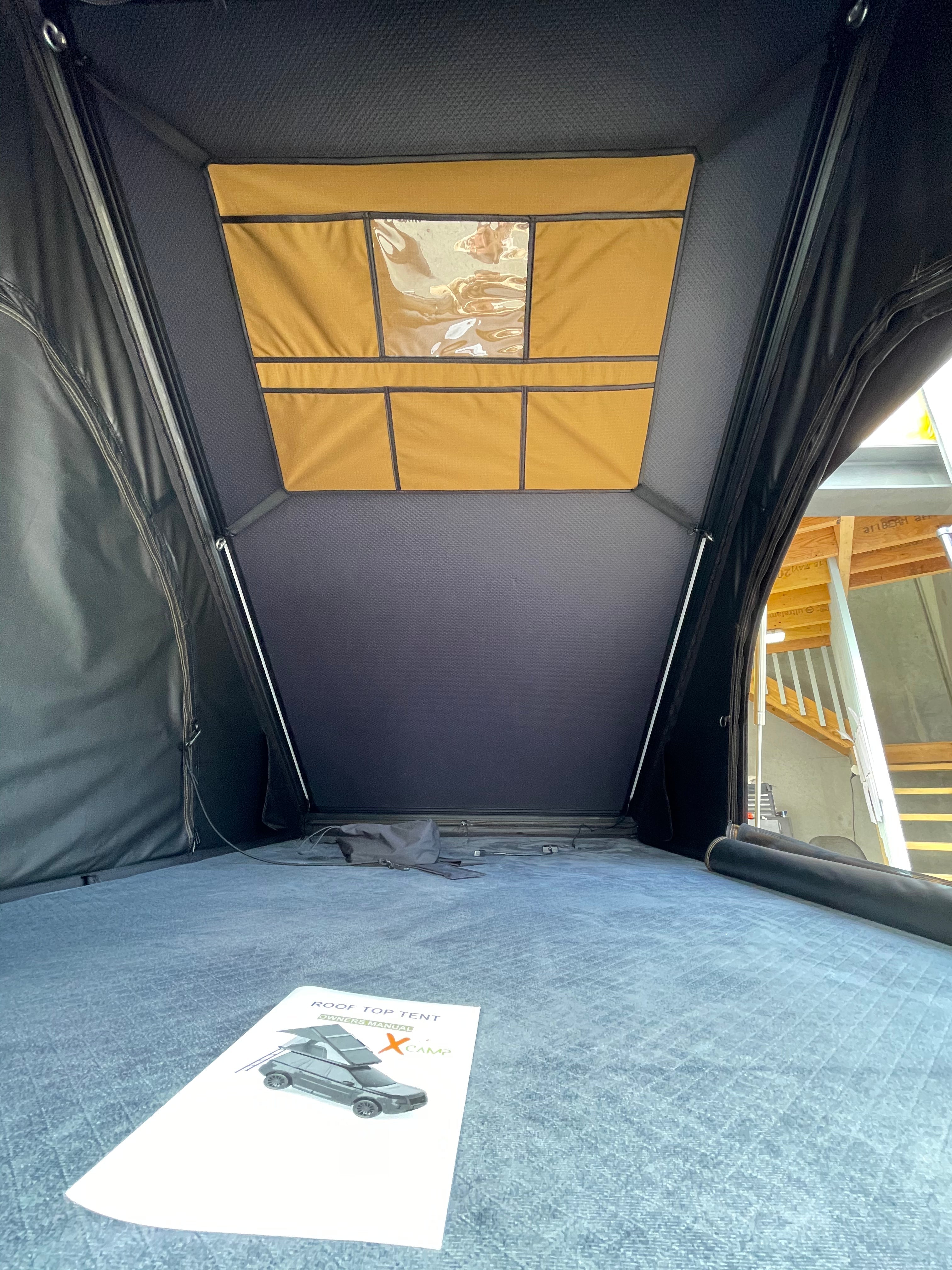 Rooftop tent with 270 awning CX2000