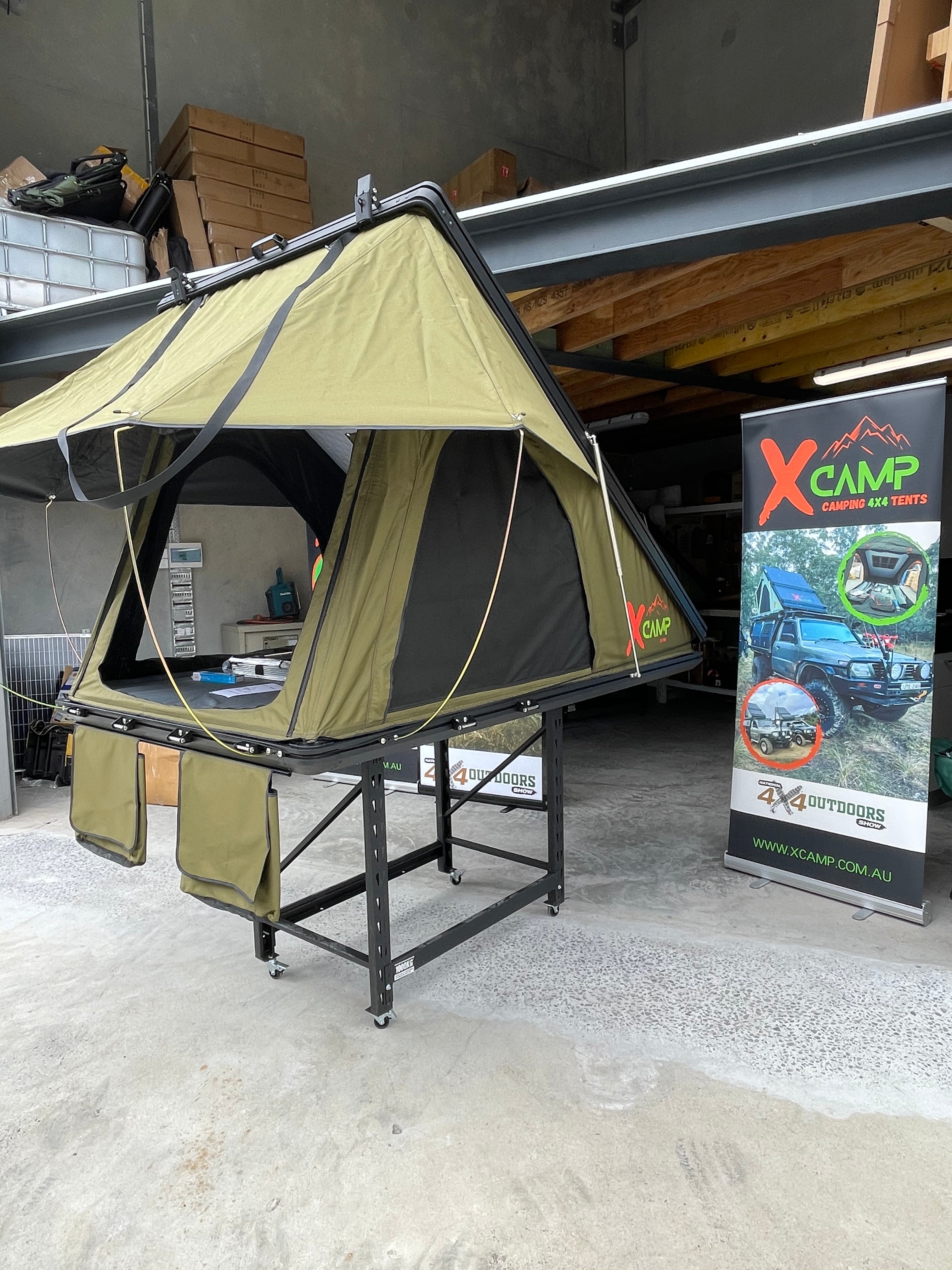 CX300 HARDSHELL ROOFTOP TENT 270 AWNING